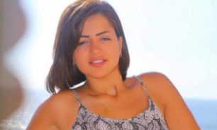 الممثلة منى فاروق تنهار وعدد من المشاهير تساندها بالدعاء (صورة) image